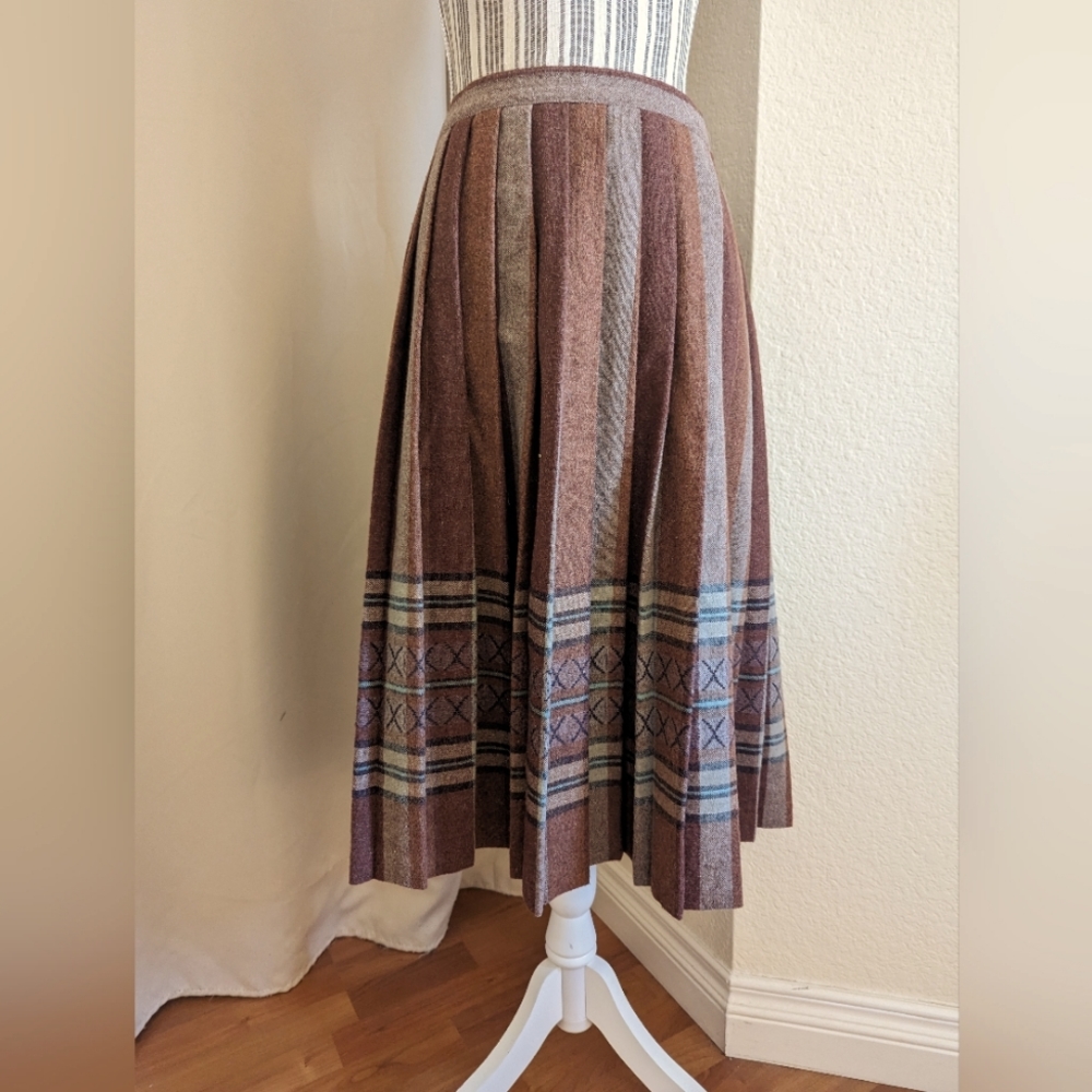 Vintage wool midi skirt